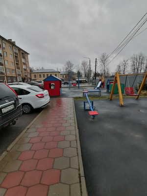 Продам многокомнатную квартиру, Школьная ул, 2А, Лесной п