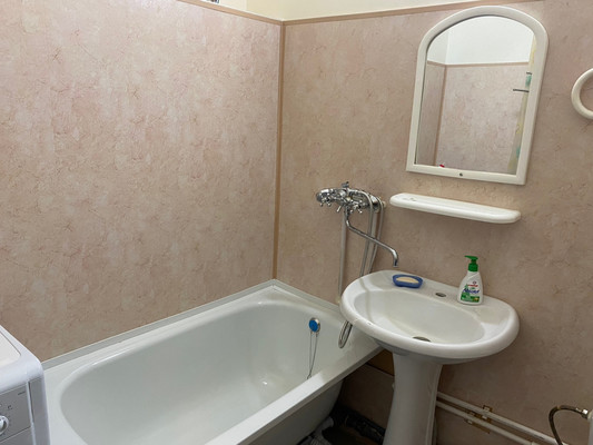 Сдам однокомнатную (1-комн.) квартиру, Петрозаводская ул, 27/2, Сыктывкар г