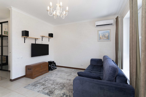 Продам двухкомнатную (2-комн.) квартиру, Комсомольская ул, 56, Ханты-Мансийск г