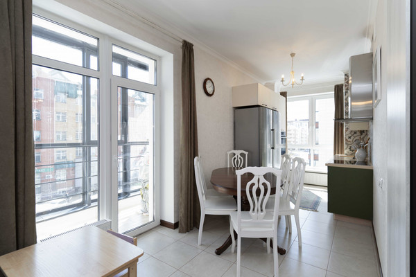 Продам двухкомнатную (2-комн.) квартиру, Комсомольская ул, 56, Ханты-Мансийск г