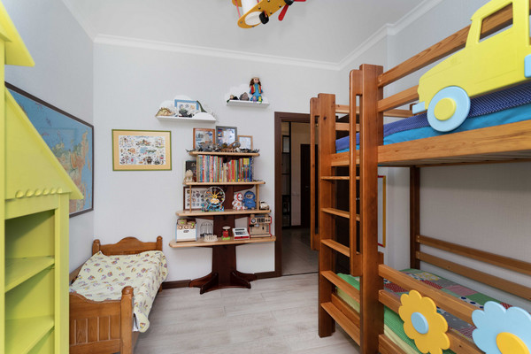 Продам двухкомнатную (2-комн.) квартиру, Комсомольская ул, 56, Ханты-Мансийск г