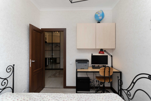 Продам двухкомнатную (2-комн.) квартиру, Комсомольская ул, 56, Ханты-Мансийск г