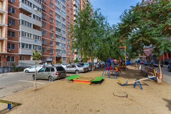 Продам однокомнатную (1-комн.) квартиру, им. Петра Метальникова ул, 11, Краснодар г