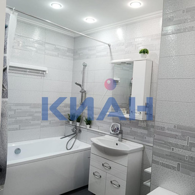 Продам двухкомнатную (2-комн.) квартиру, Алексеева ул, 22, Красноярск г