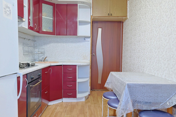 Продам трехкомнатную (3-комн.) квартиру, Пешехонова ул, 2, Наро-Фоминск г