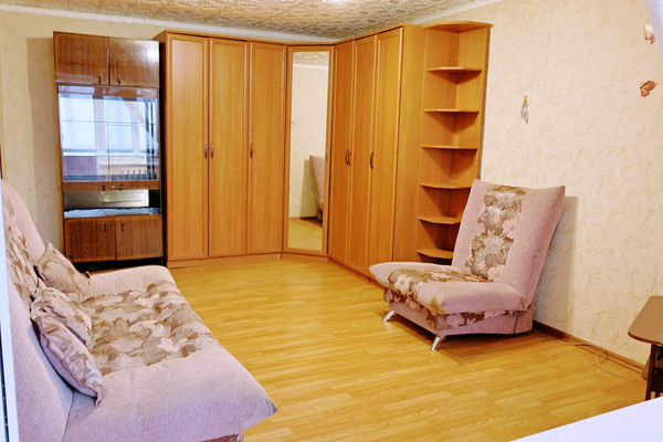 Продам трехкомнатную (3-комн.) квартиру, Пешехонова ул, 2, Наро-Фоминск г