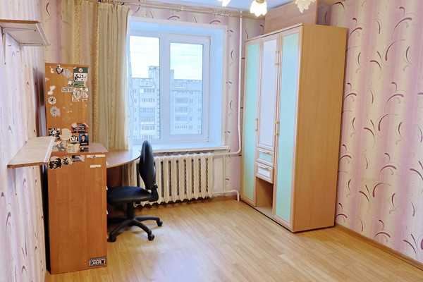 Продам трехкомнатную (3-комн.) квартиру, Пешехонова ул, 2, Наро-Фоминск г