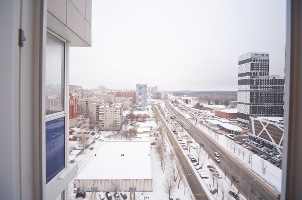 Продам трехкомнатную (3-комн.) квартиру, Ткачей ул, 16а, Екатеринбург г