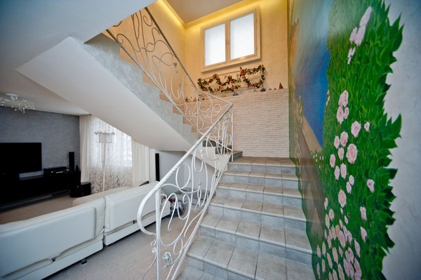 Продам трехкомнатную (3-комн.) квартиру, Ткачей ул, 16а, Екатеринбург г