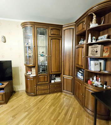 Продам двухкомнатную (2-комн.) квартиру, Декабристов ул, 10к1, Москва г