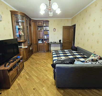 Продам двухкомнатную (2-комн.) квартиру, Декабристов ул, 10к1, Москва г