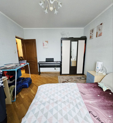 Продам двухкомнатную (2-комн.) квартиру, Декабристов ул, 10к1, Москва г