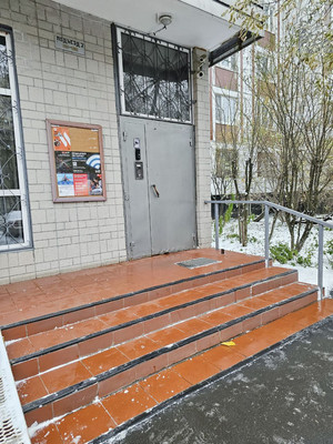 Продам двухкомнатную (2-комн.) квартиру, Декабристов ул, 10к1, Москва г