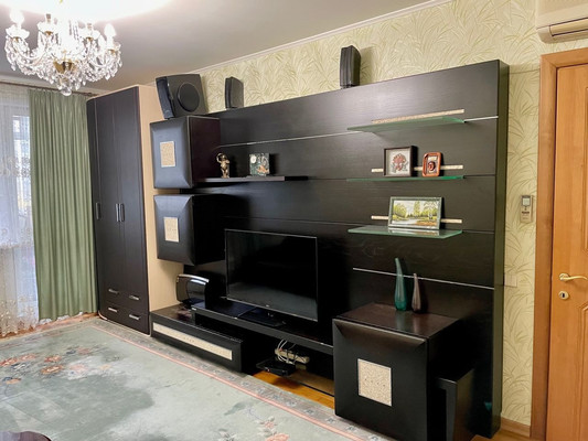 Продам многокомнатную квартиру, Ангарская ул, 22к1, Москва г