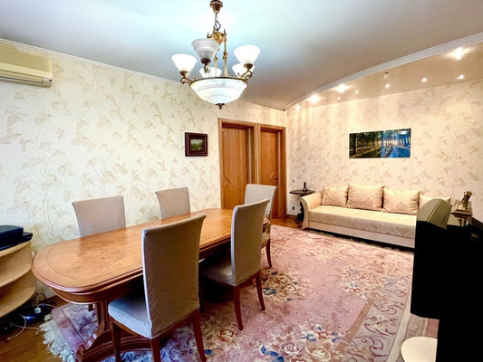 Продам многокомнатную квартиру, Ангарская ул, 22к1, Москва г