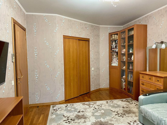 Продам многокомнатную квартиру, Ангарская ул, 22к1, Москва г