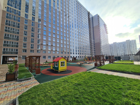 Продам трехкомнатную (3-комн.) квартиру, Зиповская ул, 36, Краснодар г