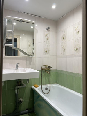 Продам двухкомнатную (2-комн.) квартиру, Озёрная ул, 29к1, Москва г