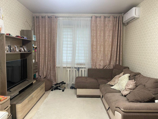 Продам двухкомнатную (2-комн.) квартиру, Нахимовский пр-кт, 38, Москва г