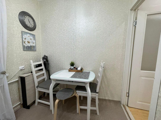 Продам двухкомнатную (2-комн.) квартиру, Нахимовский пр-кт, 38, Москва г