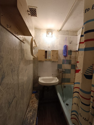 Продам трехкомнатную (3-комн.) квартиру, Харьковская ул, 1к4, Москва г