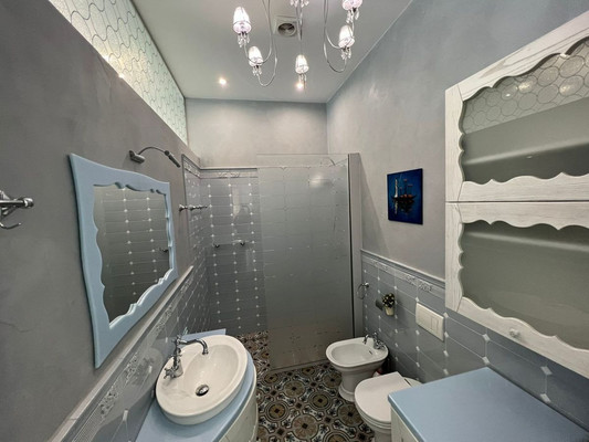 Продам двухкомнатную (2-комн.) квартиру, Москвина (Центральный р-н) ул, 6, Сочи г