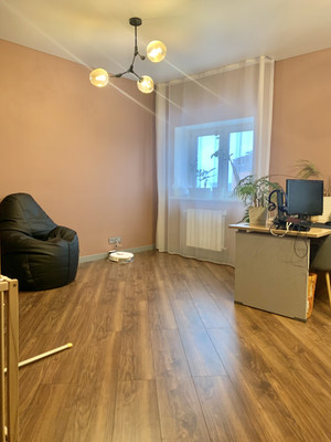 Продам трехкомнатную (3-комн.) квартиру, Парковая ул, 20, Сабурово д