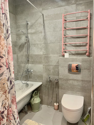 Продам трехкомнатную (3-комн.) квартиру, Парковая ул, 20, Сабурово д