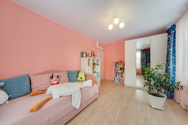 Продам трехкомнатную (3-комн.) квартиру, Мельникова пр-кт, 5к1, Химки г