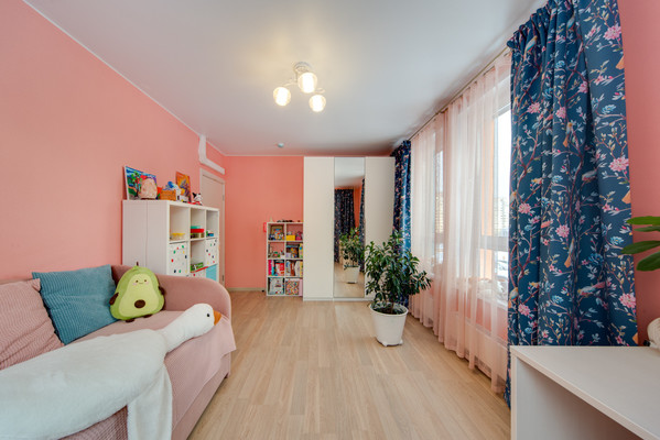 Продам трехкомнатную (3-комн.) квартиру, Мельникова пр-кт, 5к1, Химки г