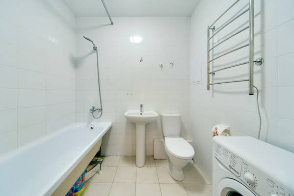 Продам трехкомнатную (3-комн.) квартиру, Мельникова пр-кт, 5к1, Химки г