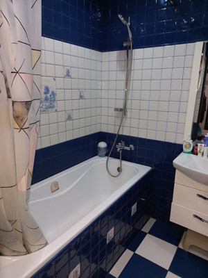 Продам двухкомнатную (2-комн.) квартиру, Покровский б-р, 14, Сыктывкар г