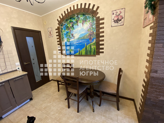 Продам двухкомнатную (2-комн.) квартиру, Карла Маркса ул, 30, Ханты-Мансийск г