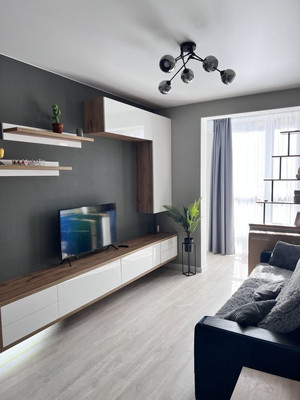 Продам однокомнатную (1-комн.) квартиру, Крымской весны ул, 5к2, Мирное с