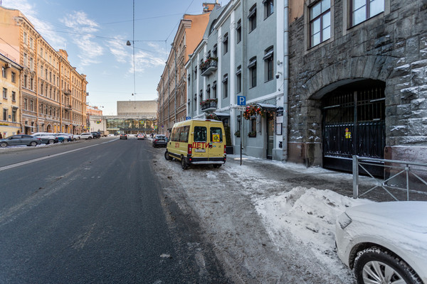 Продам трехкомнатную (3-комн.) квартиру, Жуковского ул, 59/61А, Санкт-Петербург г