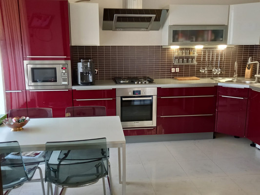 Продам дом, М. Джалиля-Духовская ул, 2/3, Великий Новгород г, 0 км от города