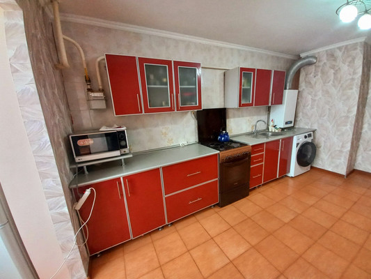 Продам трехкомнатную (3-комн.) квартиру, Комсомольская ул, 138кА, Апшеронск г