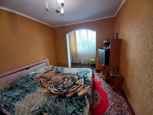 Продам трехкомнатную (3-комн.) квартиру, Комсомольская ул, 138кА, Апшеронск г