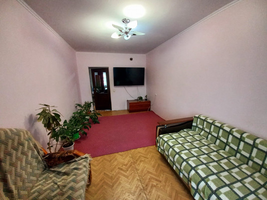 Продам трехкомнатную (3-комн.) квартиру, Комсомольская ул, 138кА, Апшеронск г