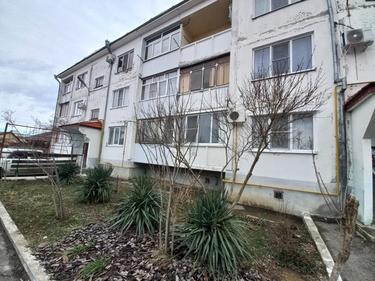 Продам трехкомнатную (3-комн.) квартиру, Комсомольская ул, 138кА, Апшеронск г