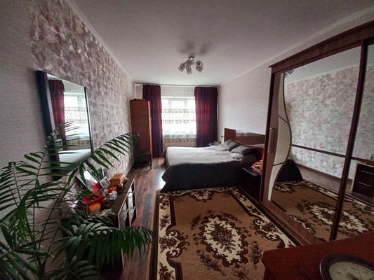 Продам трехкомнатную (3-комн.) квартиру, Комсомольская ул, 138кА, Апшеронск г