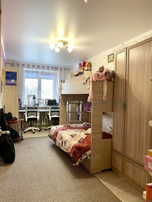 Продам трехкомнатную (3-комн.) квартиру, Малинники пер, 7, Калуга г