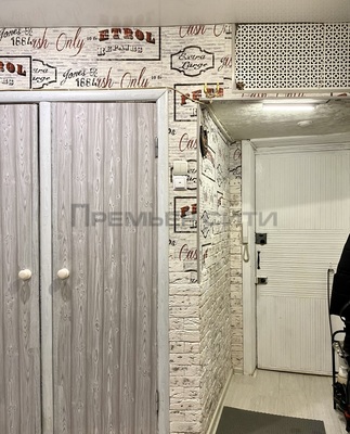 Продам трехкомнатную (3-комн.) квартиру, Малинники пер, 7, Калуга г