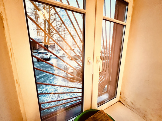 Продам двухкомнатную (2-комн.) квартиру, Беринга ул, 3, Санкт-Петербург г