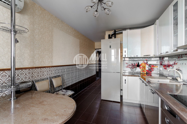 Продам трехкомнатную (3-комн.) квартиру, Совхозная (Левобережный мкр.) ул, 29, Химки г