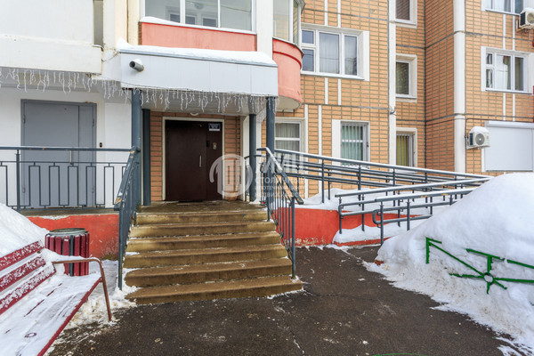 Продам трехкомнатную (3-комн.) квартиру, Совхозная (Левобережный мкр.) ул, 29, Химки г