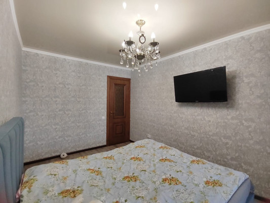 Продам трехкомнатную (3-комн.) квартиру, Родниковый пер, 1, Белореченск г