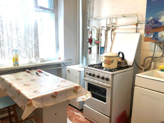 Продам трехкомнатную (3-комн.) квартиру, Новый пер, 6, Апшеронск г