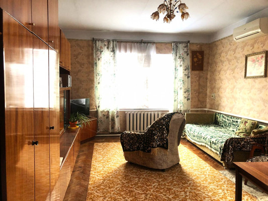 Продам трехкомнатную (3-комн.) квартиру, Новый пер, 6, Апшеронск г