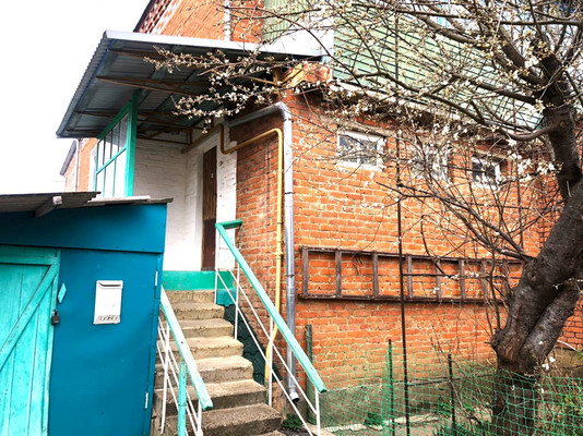 Продам трехкомнатную (3-комн.) квартиру, Новый пер, 6, Апшеронск г